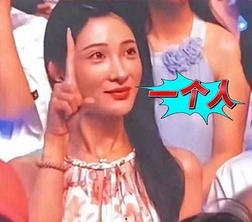 两个美女吃瓜视频,两位美女共赏吃瓜盛宴