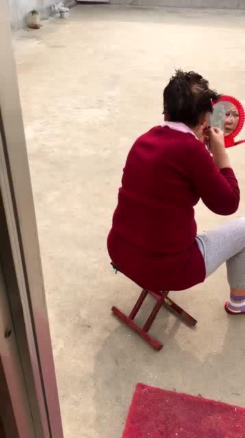 阿姨年终吃瓜群众视频在线观看,年度热门事件大盘点