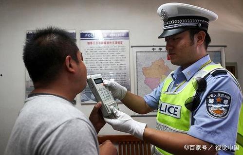 湖北民警吃瓜视频曝光,揭秘警队内部趣闻